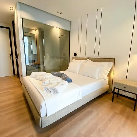 Nobus & Hotel 4*