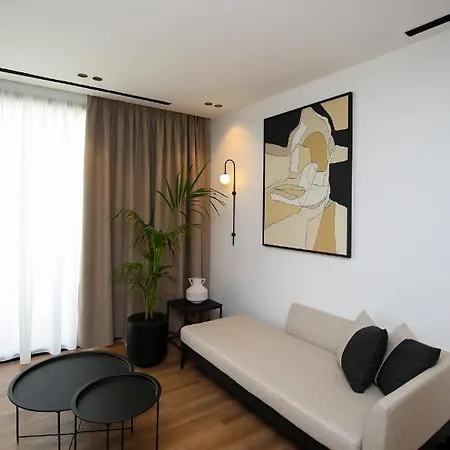 Otel Nobus & 4*