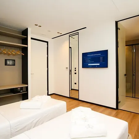 Nobus & Hotel 4*