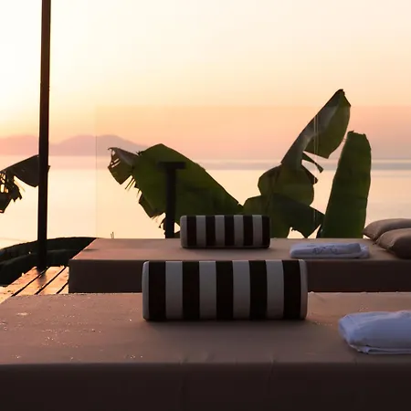 Otel Nobus & 4*