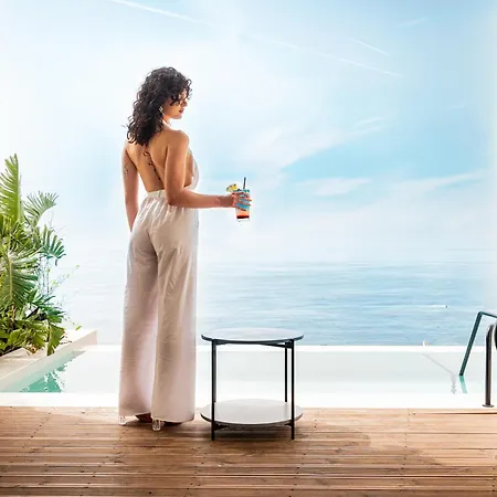 Nobus & Hotel Radhimë