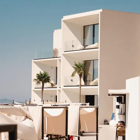 Hotel Nobus &