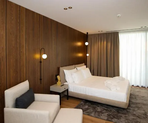 Nobus & Hotel Radhime