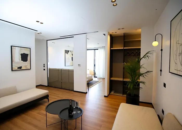 Hotel Nobus & Radhime