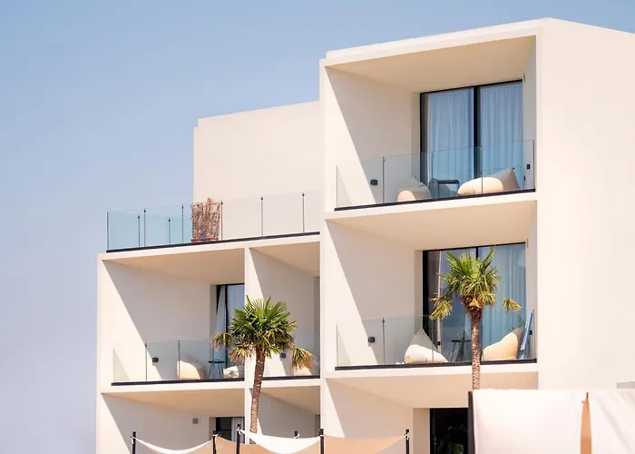 Hotel Nobus & Radhime