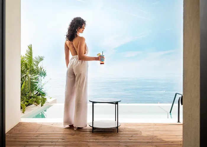 Nobus & 酒店 Radhimë